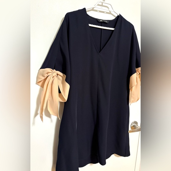 Zara Navy Blue Blouse with Cream Bow Details EUC XL - Picture 2 of 6